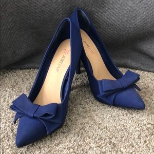 Royal blue bow heels